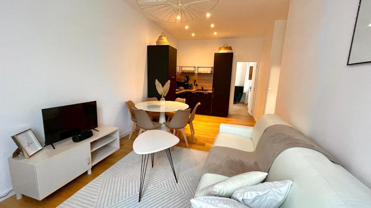Charmant Appartement 3 Etoiles, Chaleureux Et Bien Equipe カンヌ エクステリア 写真